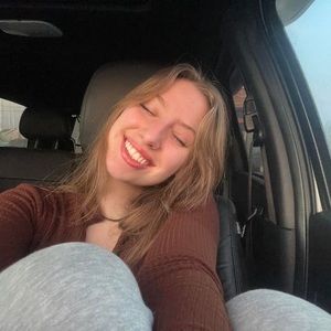 Meet your Posher, Nadia